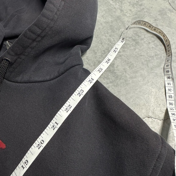 Nike Black Hoodie with Subtle Logo - Picture 5 of 6